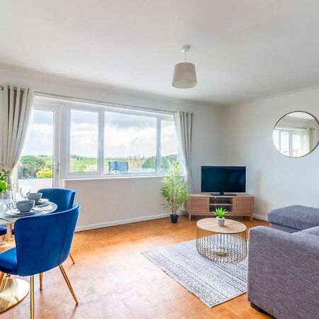 Beautiful Sea View 2 Bedroom Sleeps 6-Free Parking Bournemouth Zewnętrze zdjęcie